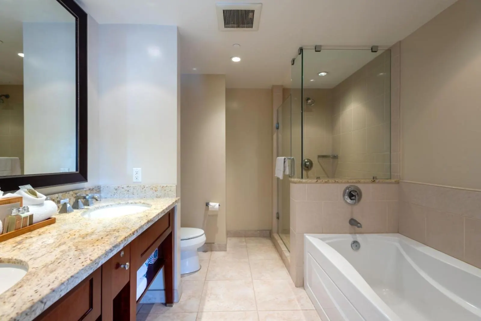 Kbm Resorts Spacious 3-Bedroom Honua Kai Collection Multi Unit Listing Same Floor Ocean Views 2 Free Rental Cars Hkk-23436 カアナパリ アパート