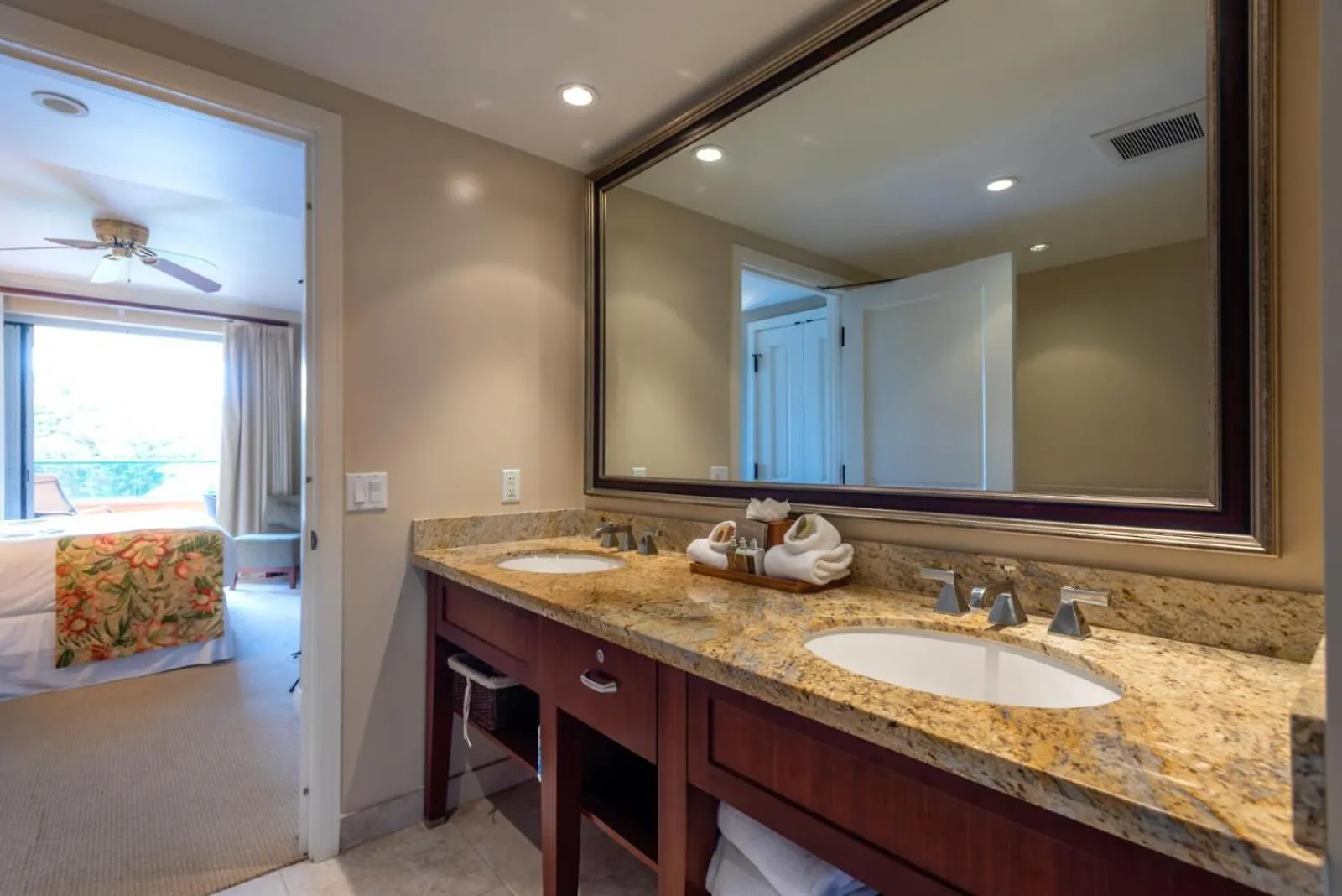 Kbm Resorts Spacious 3-Bedroom Honua Kai Collection Multi Unit Listing Same Floor Ocean Views 2 Free Rental Cars Hkk-23436 カアナパリ
